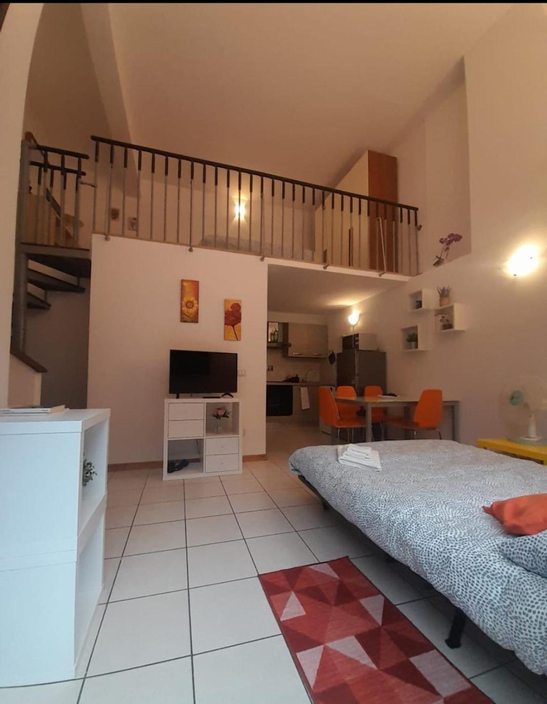 Gemme Fiorentine Apartments In Front Of The Train Station 5 Minutes From The Centre Free Parking Florence Exterior photo