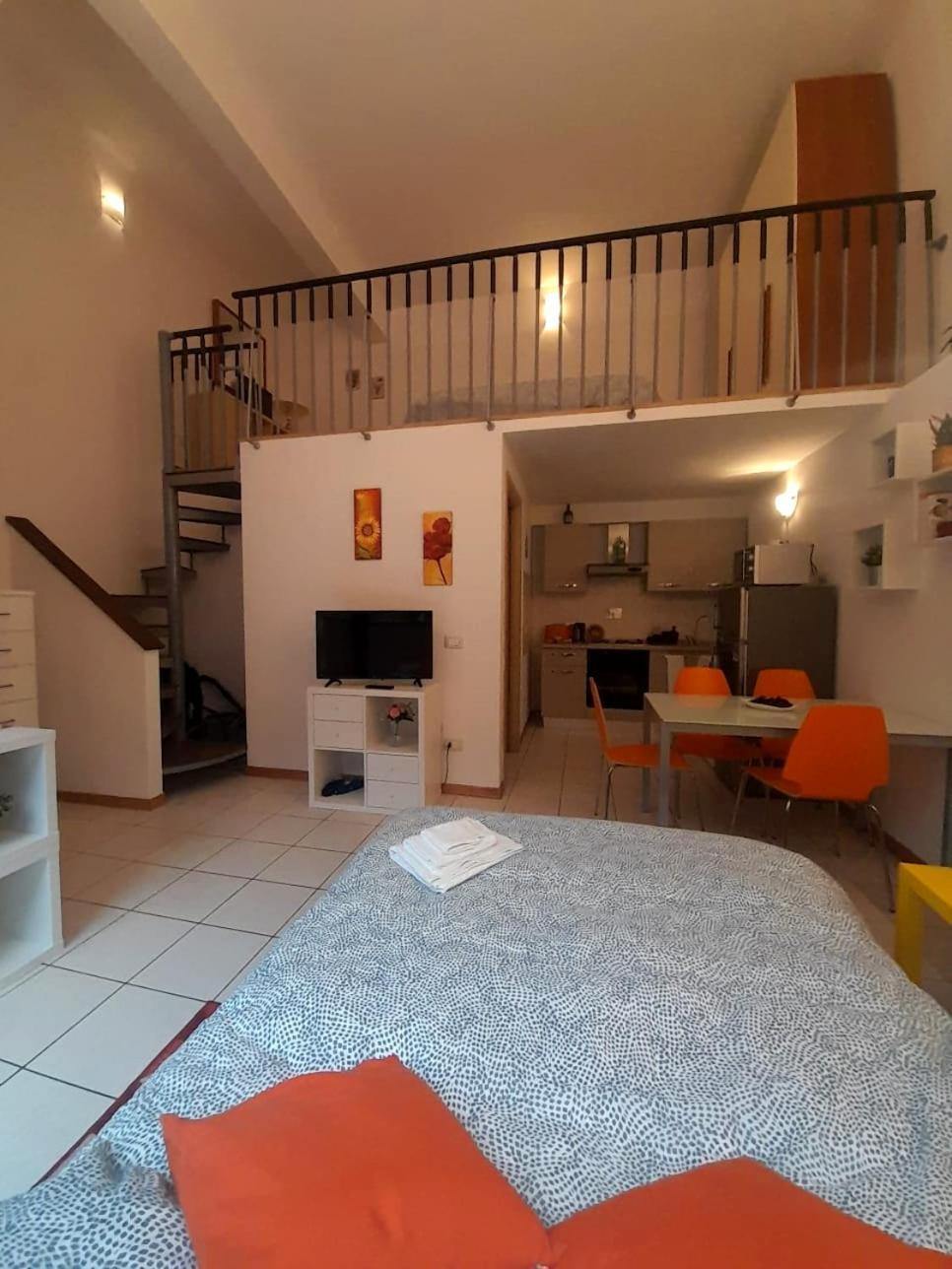 Gemme Fiorentine Apartments In Front Of The Train Station 5 Minutes From The Centre Free Parking Florence Exterior photo